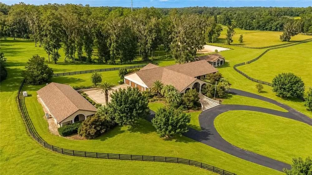 8568 NW 120TH STREET Reddick, FL 32686