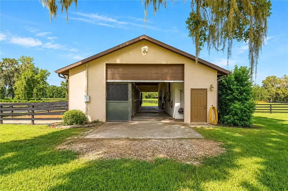 8568 NW 120TH STREET Reddick, FL 32686