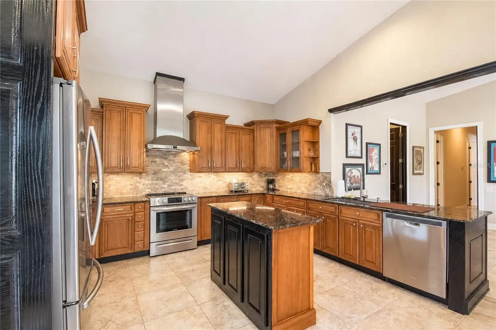 8568 NW 120TH STREET Reddick, FL 32686