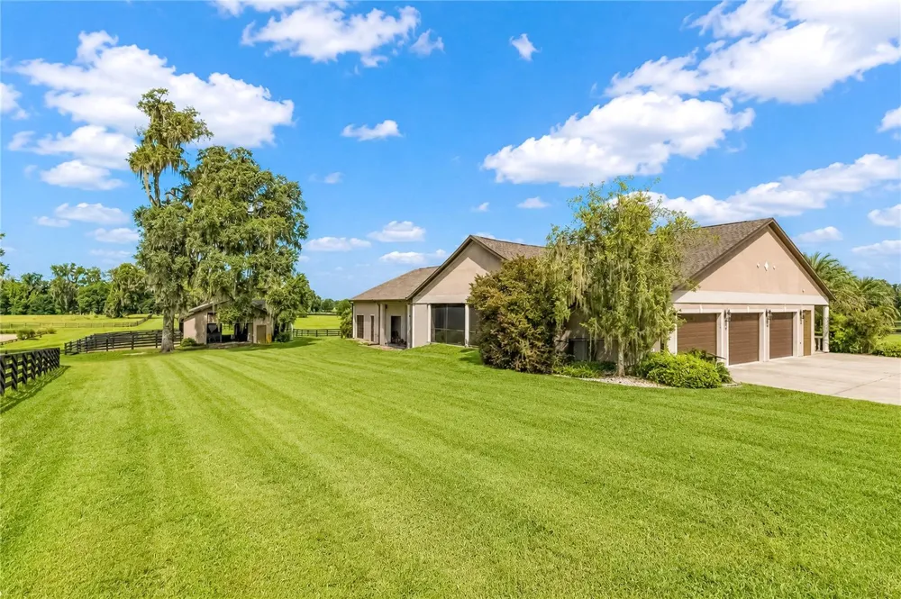 8568 NW 120TH STREET Reddick, FL 32686