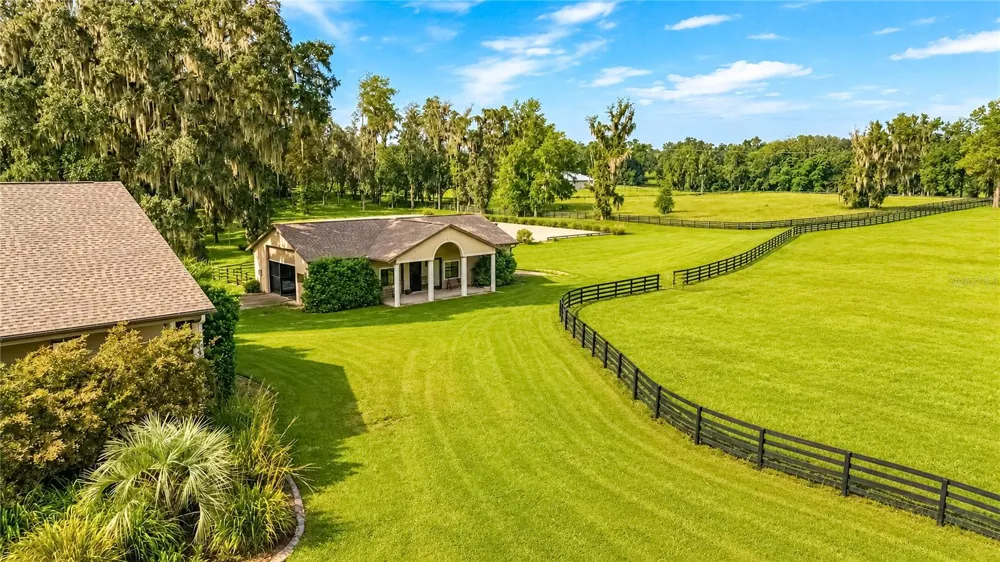 8568 NW 120TH STREET Reddick, FL 32686