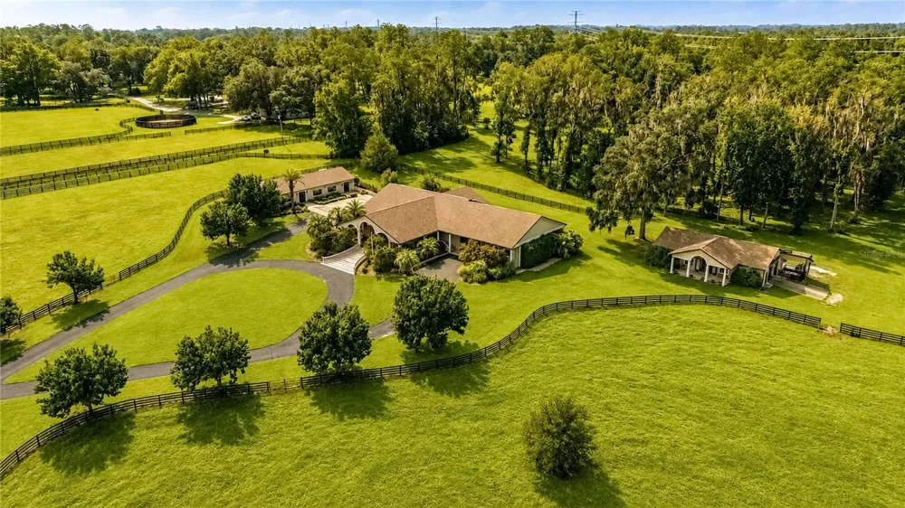 8568 NW 120TH STREET Reddick, FL 32686