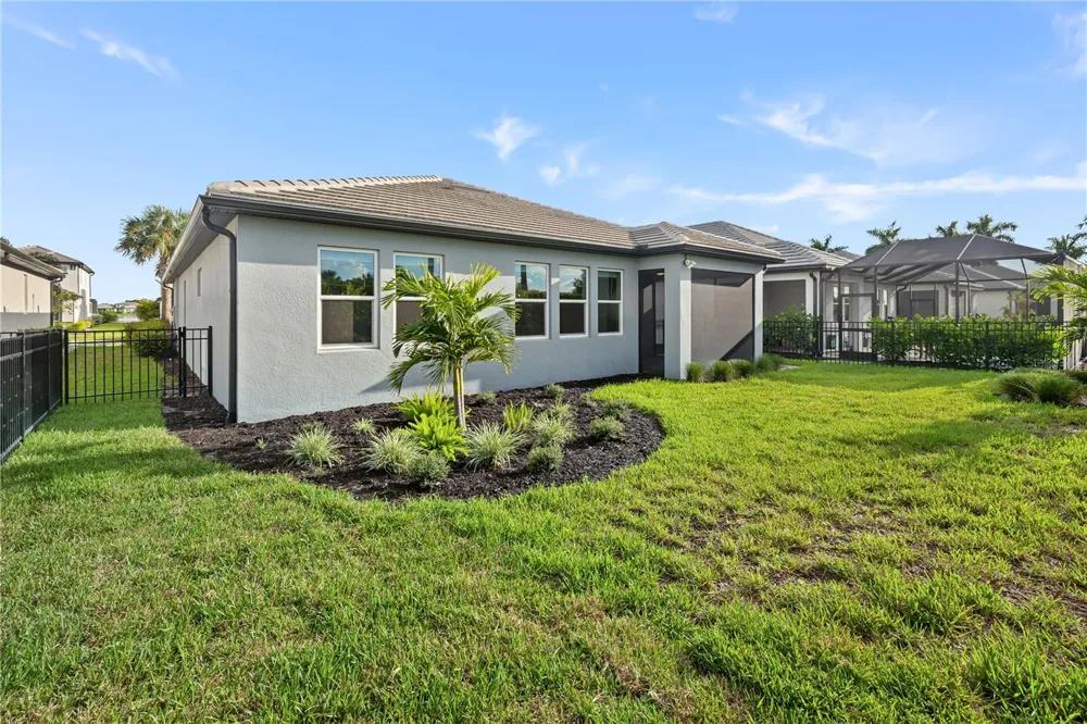 17534 SAVORY MIST CIRCLE Bradenton, FL 34211