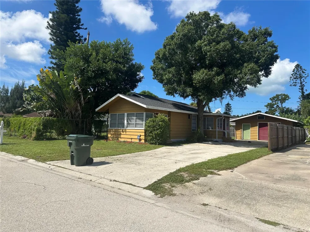 3928 S EAST AVENUE Sarasota, FL 34231