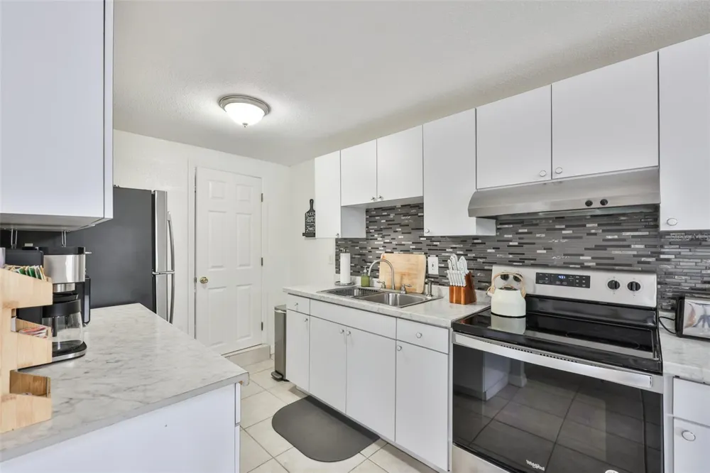 2575 S HIMES AVENUE #A Tampa, FL 33629