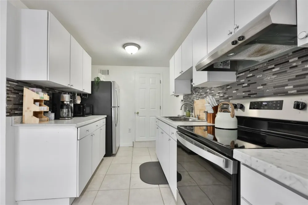 2575 S HIMES AVENUE #A Tampa, FL 33629