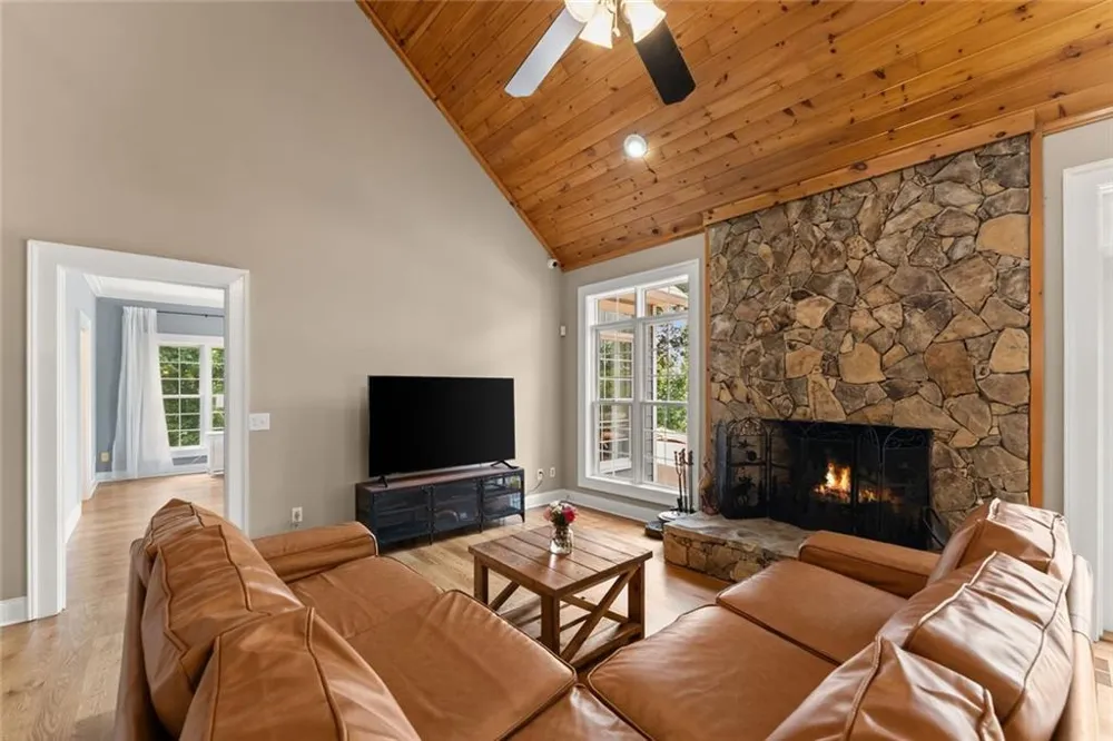 265 Lynda Lane Cleveland, GA 30528
