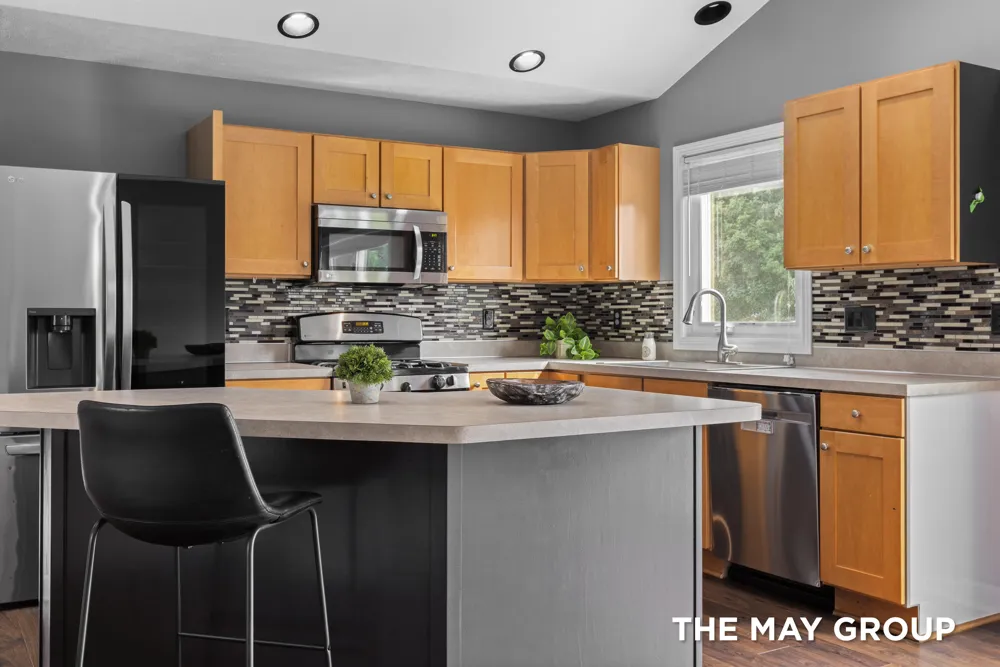 2021 Orchard Ridge Drive NW Grand Rapids, MI 49534