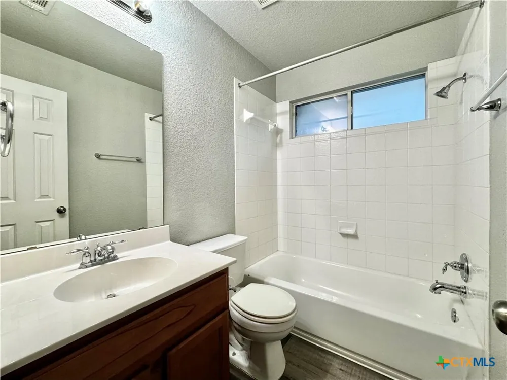 1014 Aiken Drive Leander, TX 78641