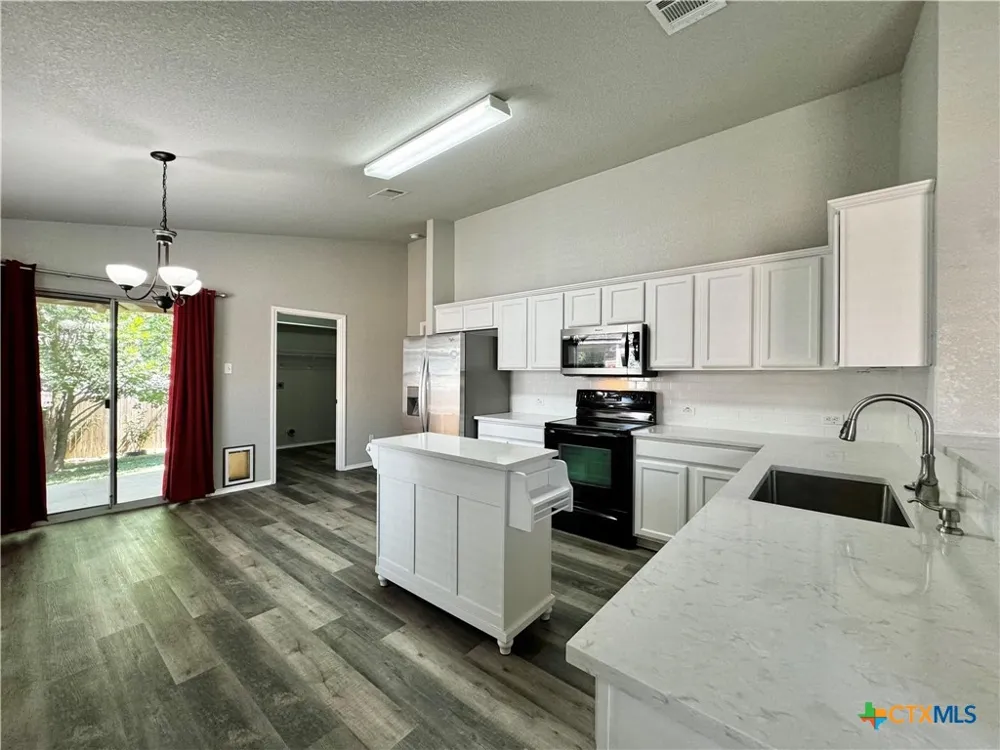 1014 Aiken Drive Leander, TX 78641