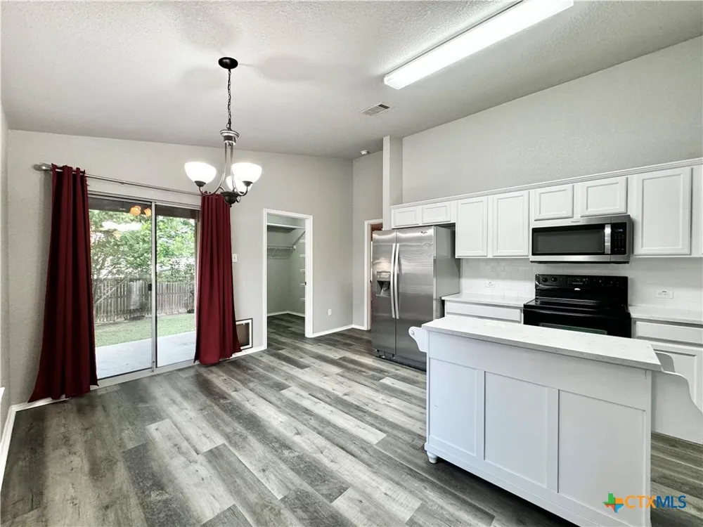 1014 Aiken Drive Leander, TX 78641