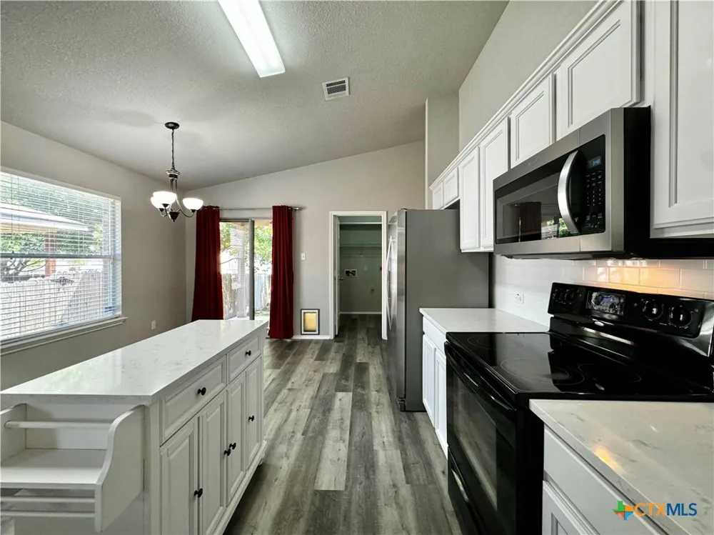 1014 Aiken Drive Leander, TX 78641