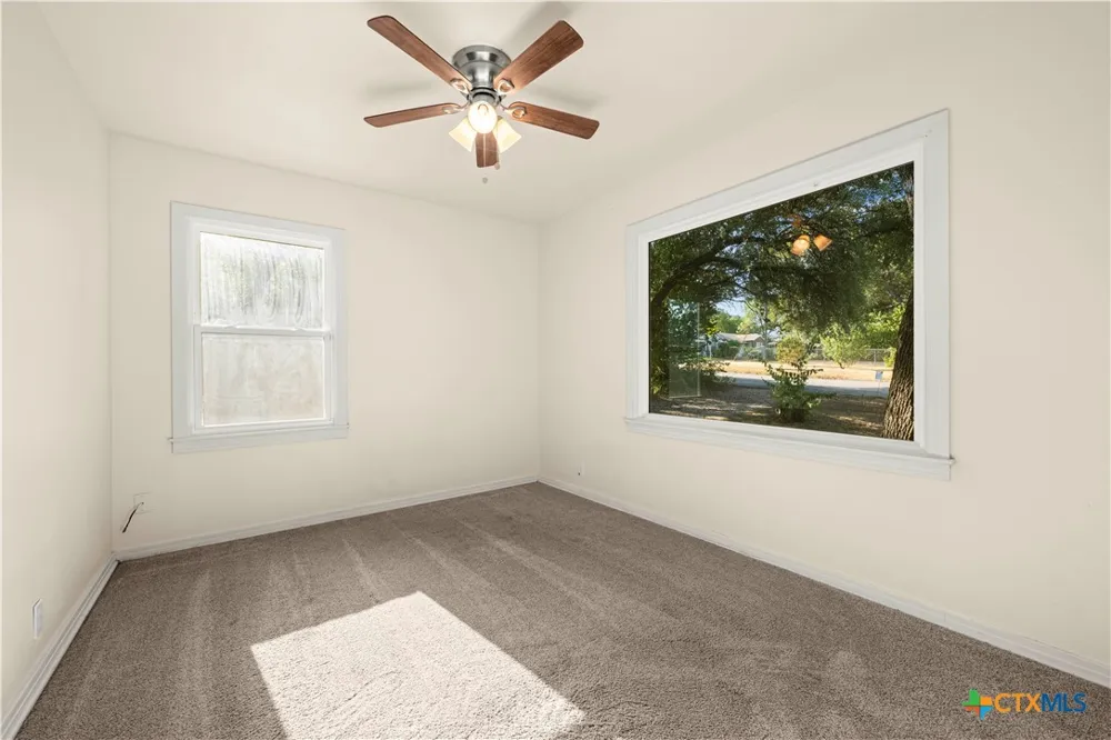 140 E 15th Avenue Belton, TX 76513