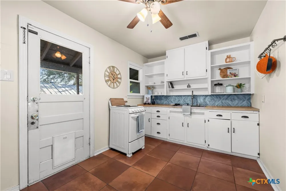 140 E 15th Avenue Belton, TX 76513