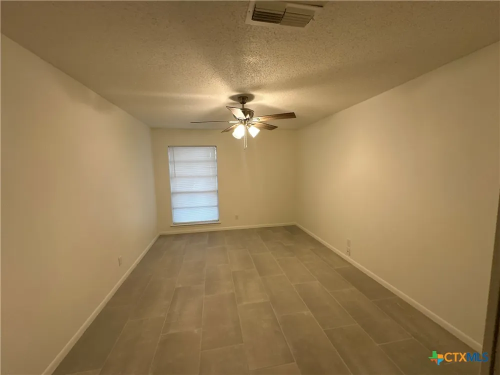 2207 Grandon Circle Killeen, TX 76541