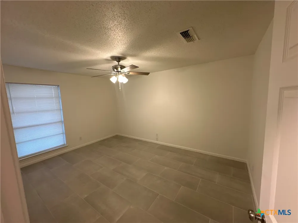 2207 Grandon Circle Killeen, TX 76541