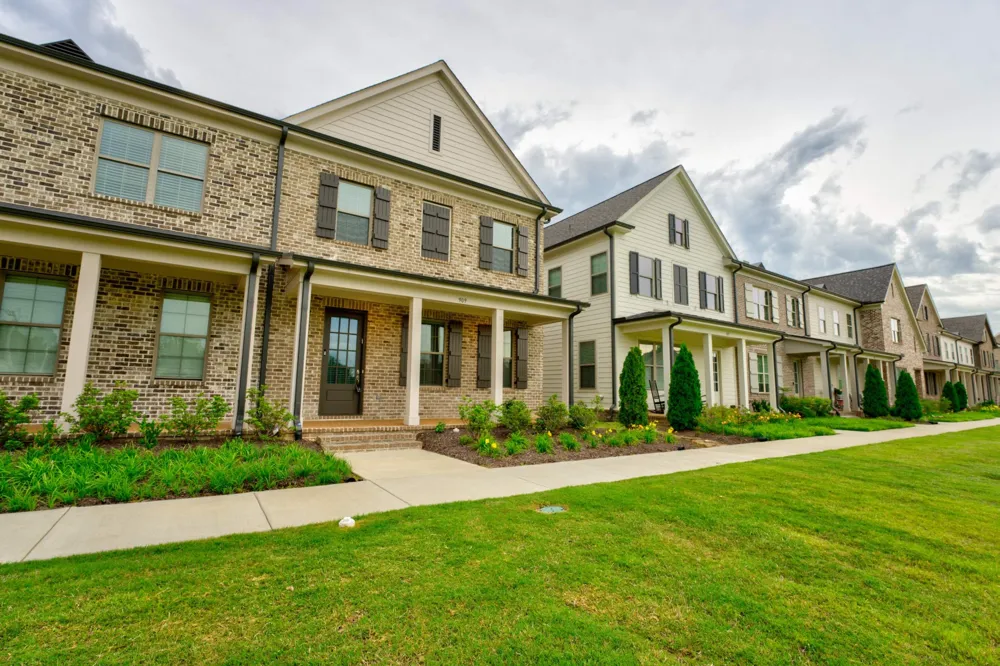 909 UFTON ALY Collierville, TN 38017