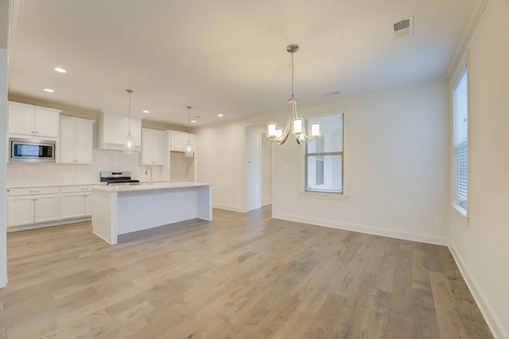 909 UFTON ALY Collierville, TN 38017