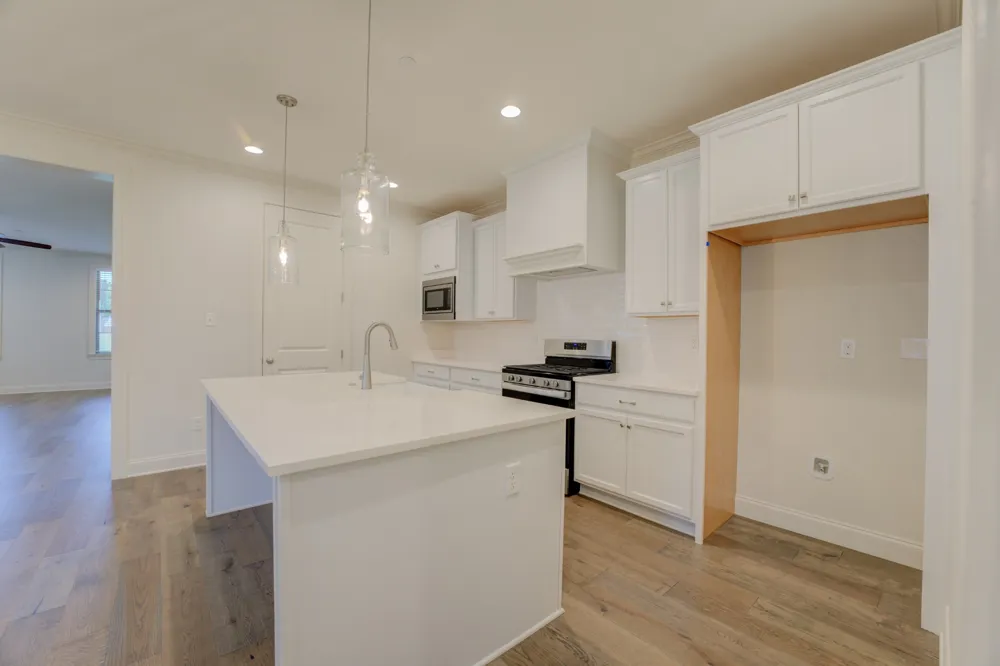 909 UFTON ALY Collierville, TN 38017