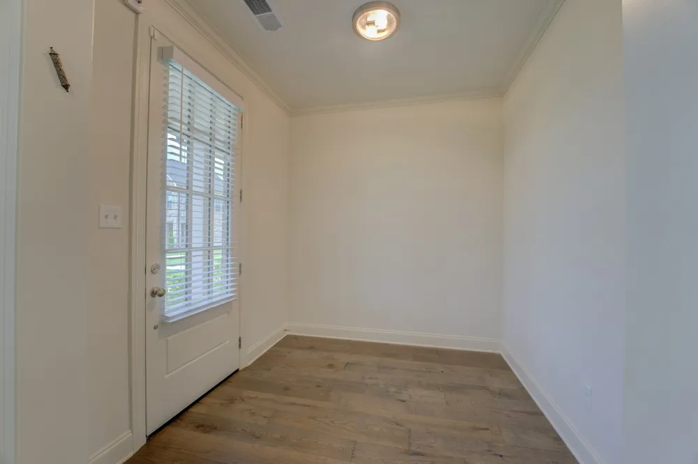 909 UFTON ALY Collierville, TN 38017
