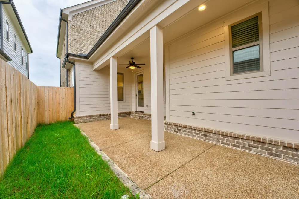 909 UFTON ALY Collierville, TN 38017