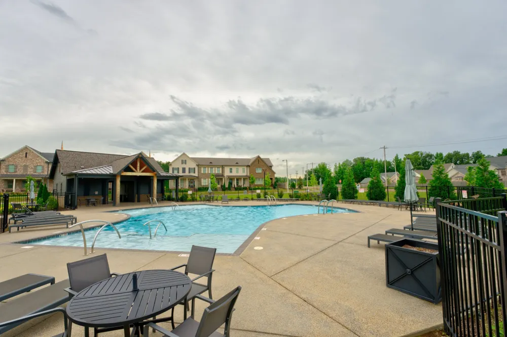 909 UFTON ALY Collierville, TN 38017