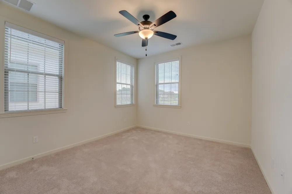 909 UFTON ALY Collierville, TN 38017