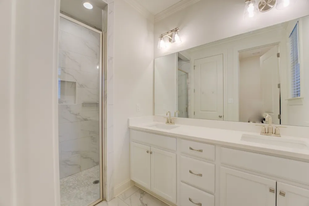 909 UFTON ALY Collierville, TN 38017