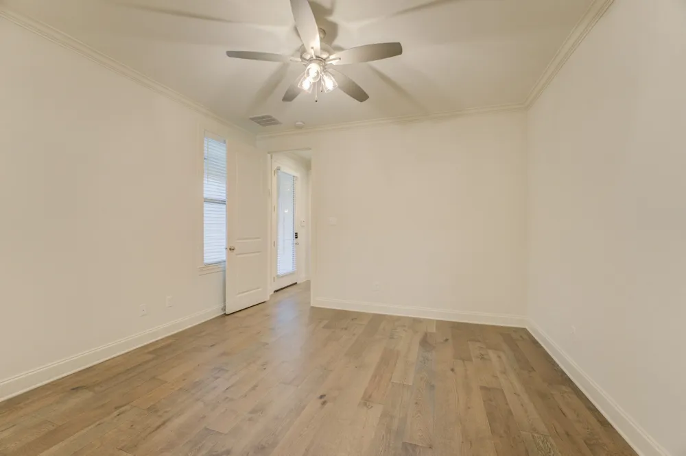 909 UFTON ALY Collierville, TN 38017