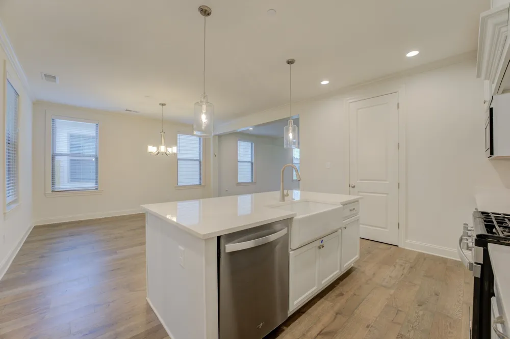 909 UFTON ALY Collierville, TN 38017