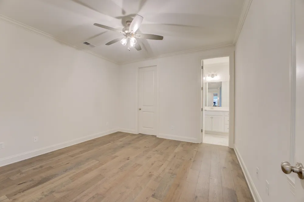 909 UFTON ALY Collierville, TN 38017