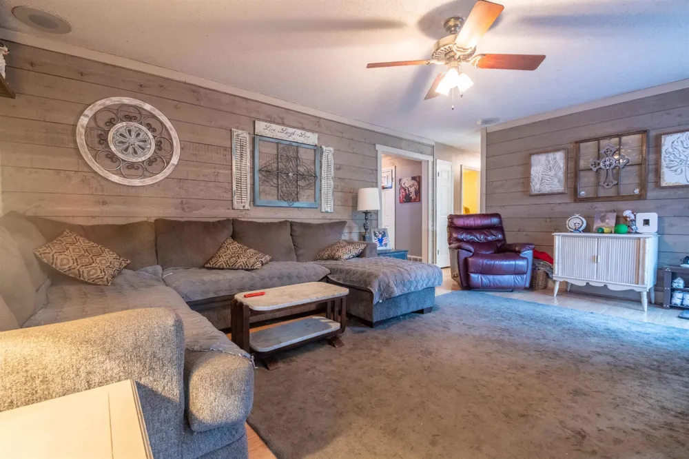 9156 GAINSBOROUGH DR Lakeland, TN 38002