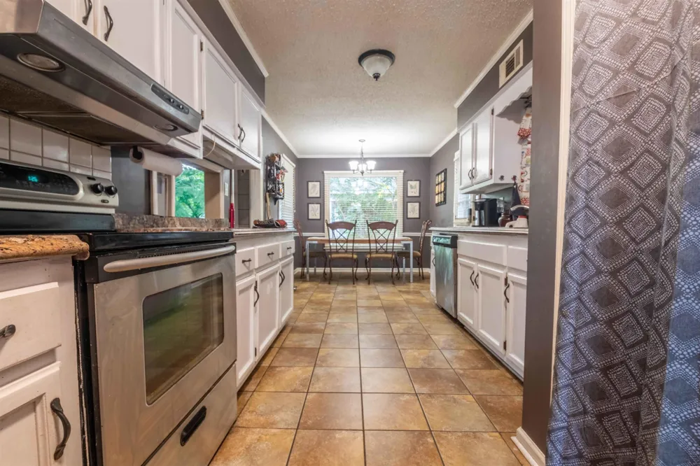 9156 GAINSBOROUGH DR Lakeland, TN 38002