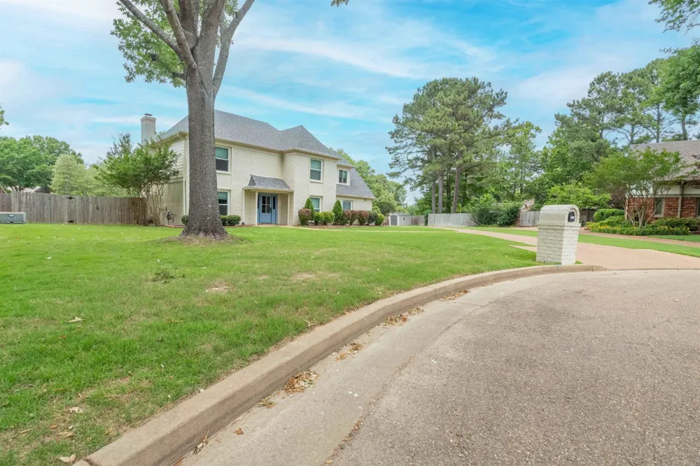 2063 DALKEITH DR Germantown, TN 38139