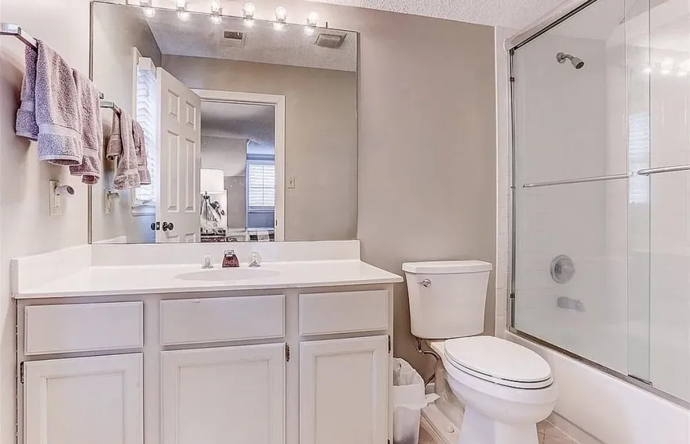 2125 W GLENALDEN DR Germantown, TN 38139