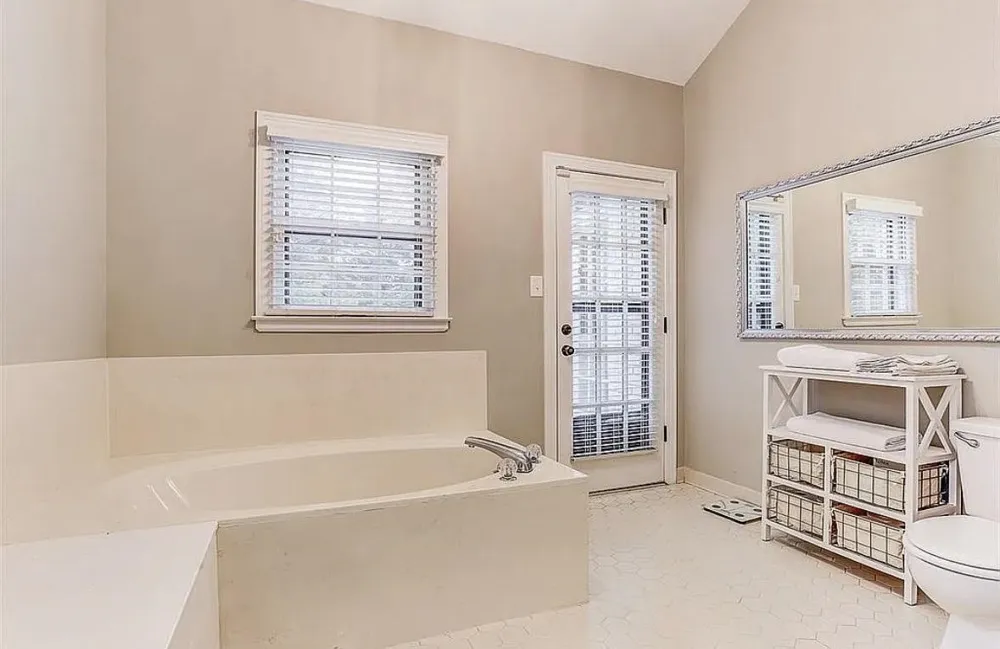 2125 W GLENALDEN DR Germantown, TN 38139