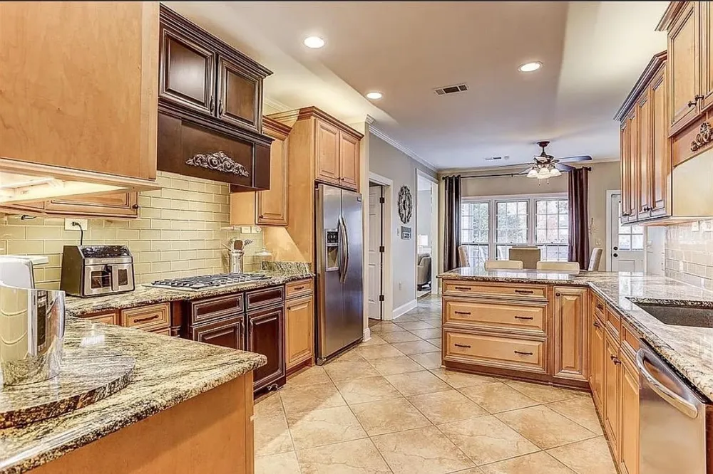2125 W GLENALDEN DR Germantown, TN 38139