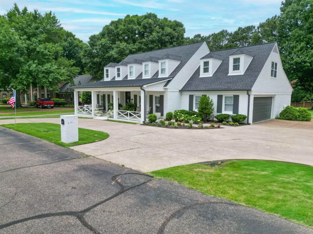 2125 W GLENALDEN DR Germantown, TN 38139