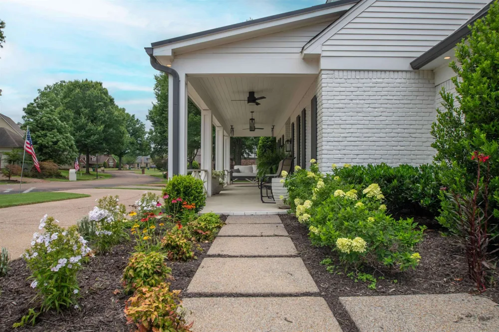 2125 W GLENALDEN DR Germantown, TN 38139