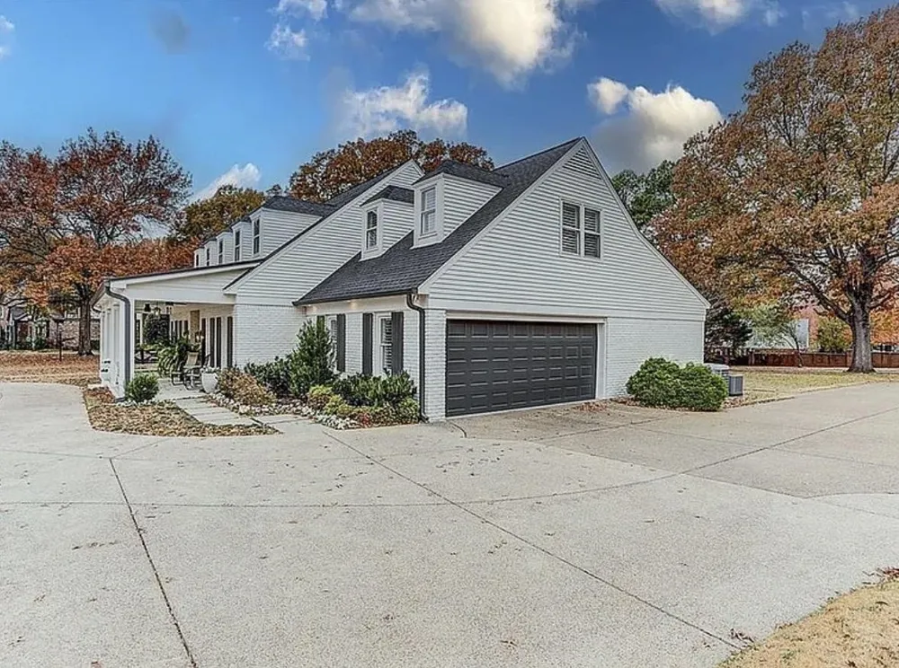 2125 W GLENALDEN DR Germantown, TN 38139