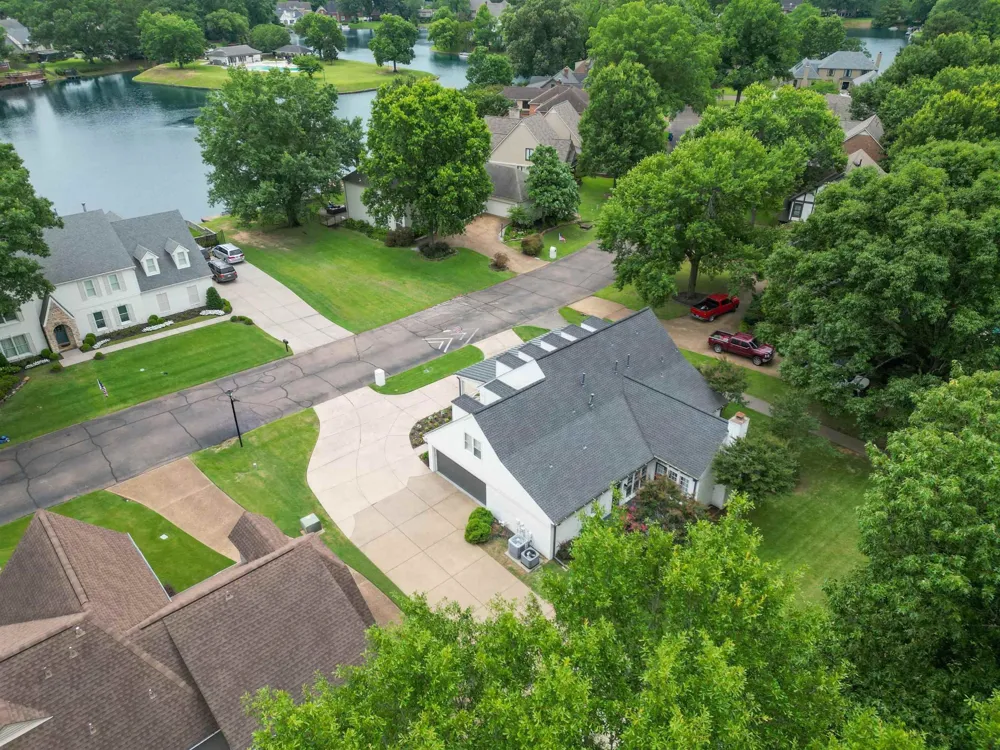 2125 W GLENALDEN DR Germantown, TN 38139