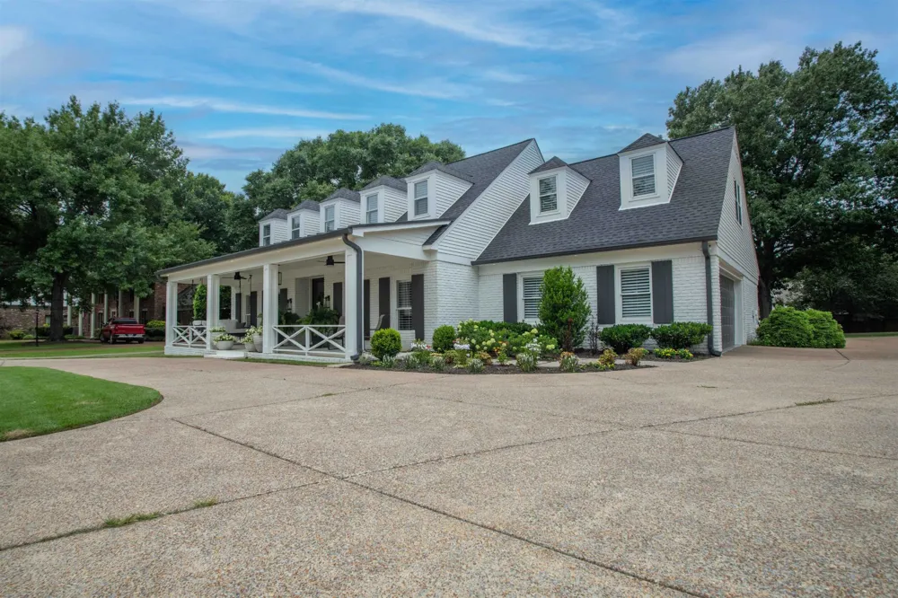 2125 W GLENALDEN DR Germantown, TN 38139