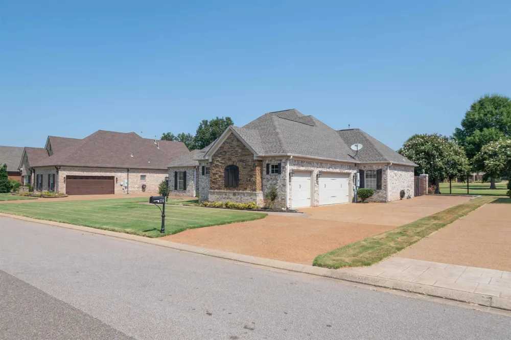 230 TORREY PINES CV Covington, TN 38019