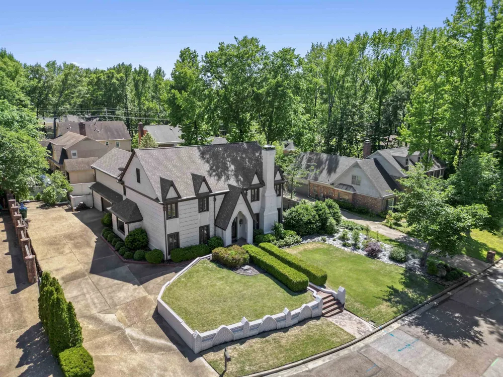 8449 LANSINGWOOD CV Germantown, TN 38139