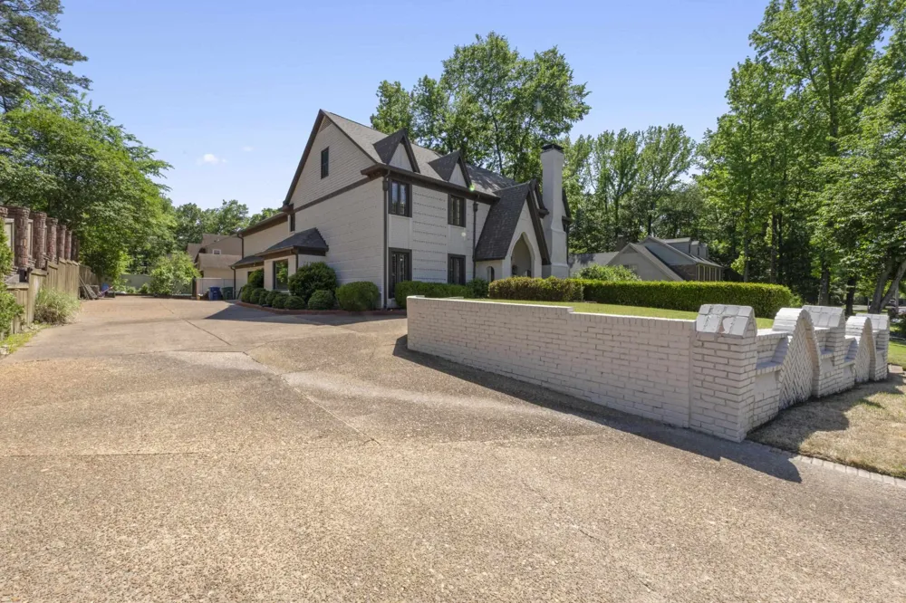 8449 LANSINGWOOD CV Germantown, TN 38139