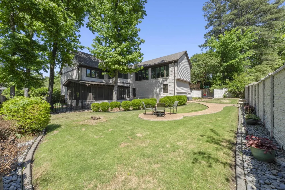 8449 LANSINGWOOD CV Germantown, TN 38139
