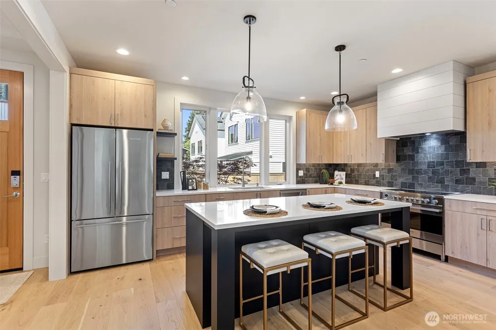 9309 132nd Avenue NE Kirkland, WA 98033