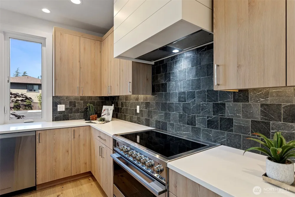 9309 132nd Avenue NE Kirkland, WA 98033