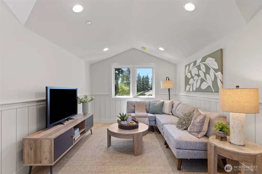 9309 132nd Avenue NE Kirkland, WA 98033