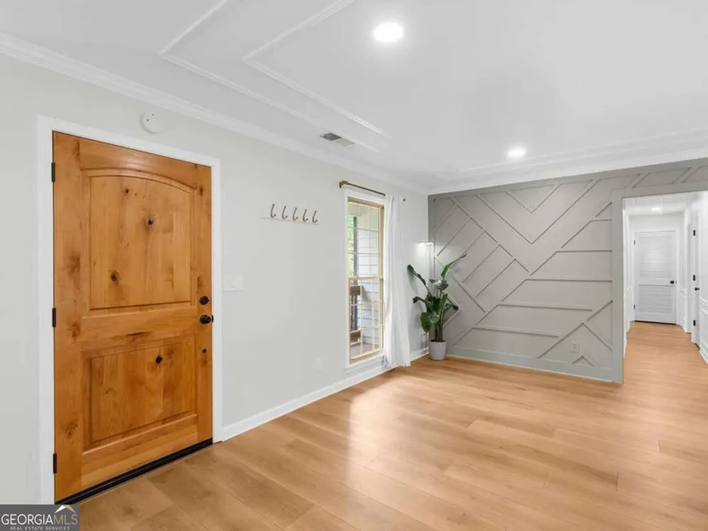 330 Monivea LN Roswell, GA 30075